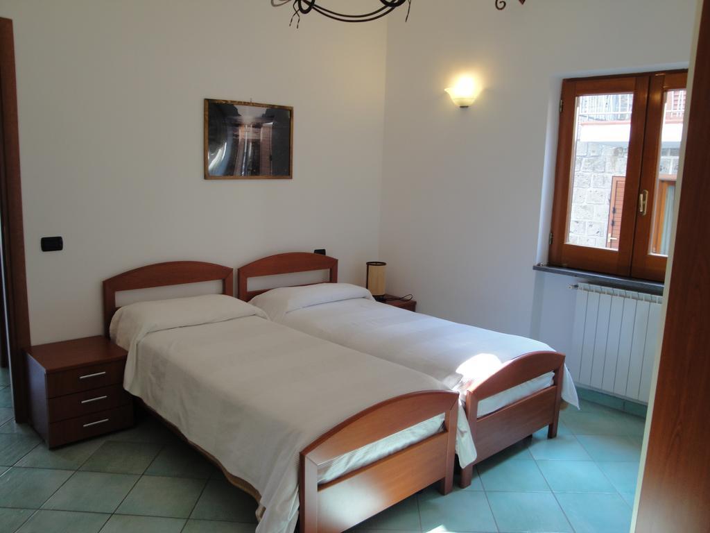 Olga'S Residence Relais Nerano Rum bild