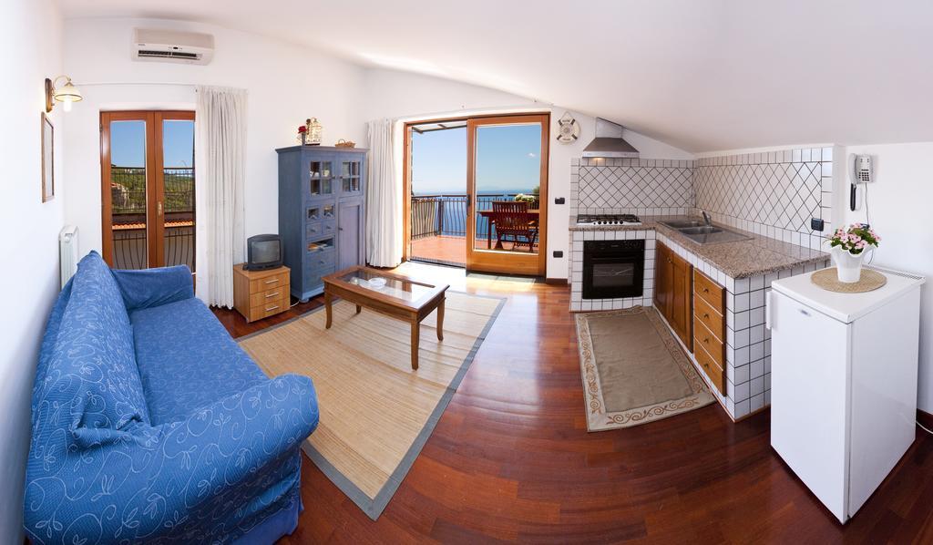 Olga'S Residence Relais Nerano Rum bild