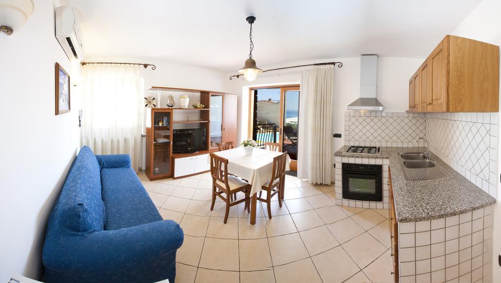 Olga'S Residence Relais Nerano Rum bild