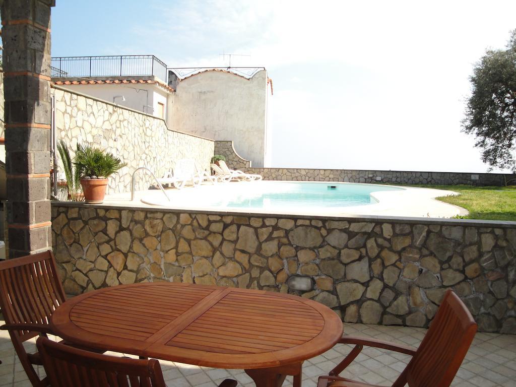Olga'S Residence Relais Nerano Rum bild