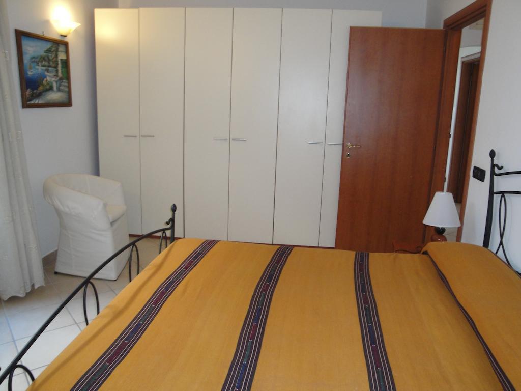 Olga'S Residence Relais Nerano Rum bild