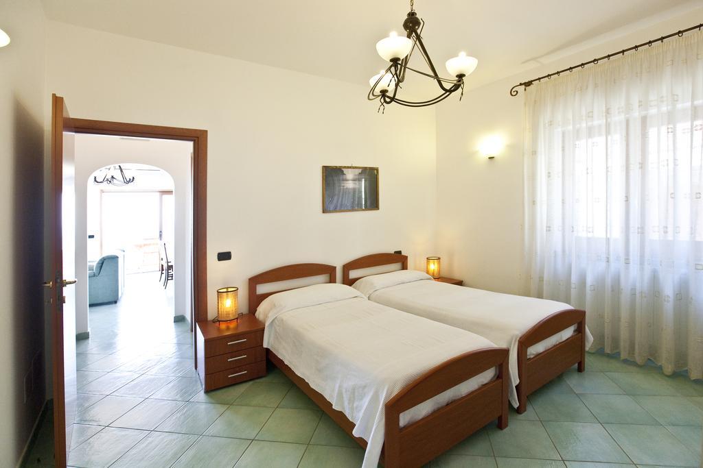Olga'S Residence Relais Nerano Rum bild