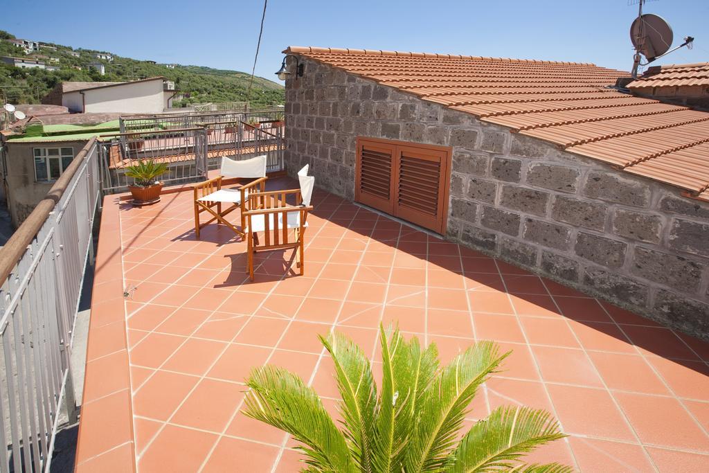Olga'S Residence Relais Nerano Rum bild